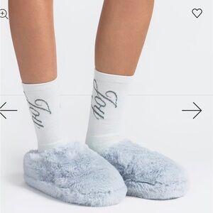 Skims Cozy Light Blue Fuzzy Slippers sz 38